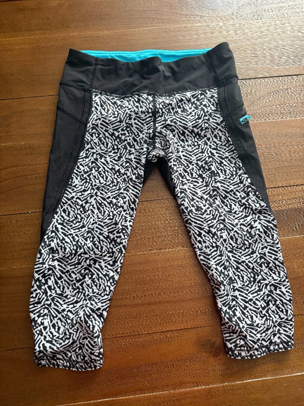 Retro Lululemon Below the Knee Pants